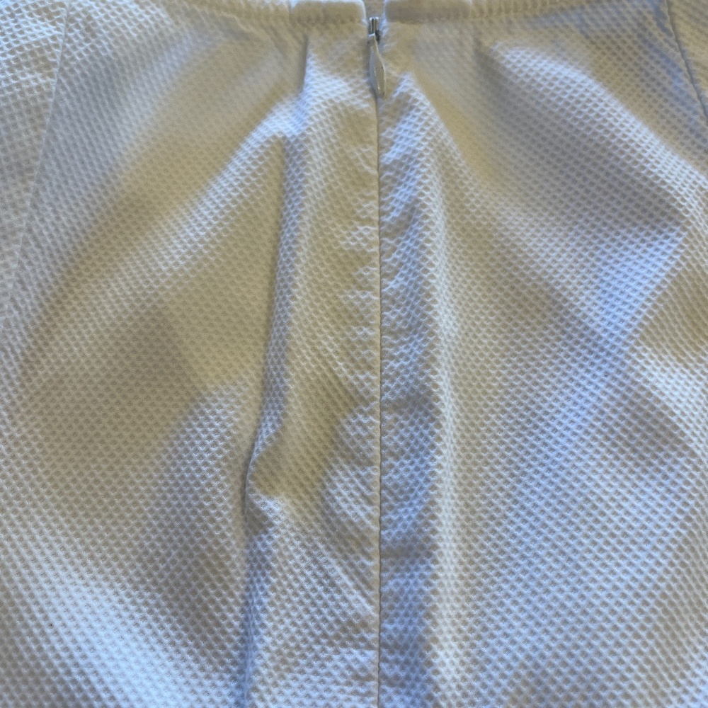 Ann Taylor White Stretch Waffle Weave, Honeycomb Straight Leg Pants Size 2 - Picture 5 of 7